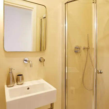 Konukevi Ripagrande A Trastevere Roma